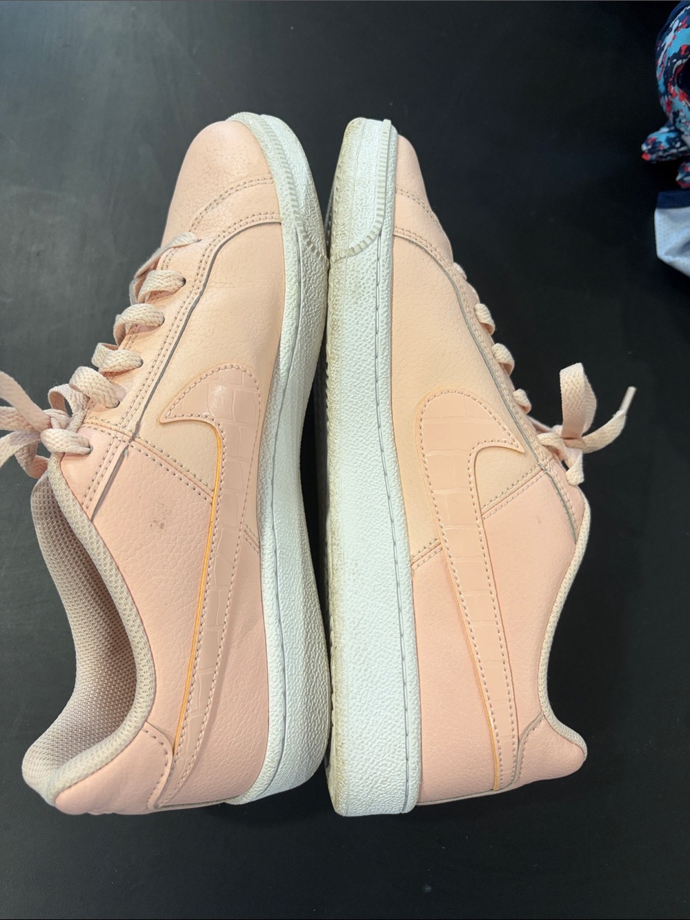 Nike Women’s Low-Top Pink Peach Casual Sneakers